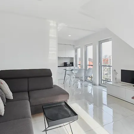 - Nowa Flotylla Apartment *