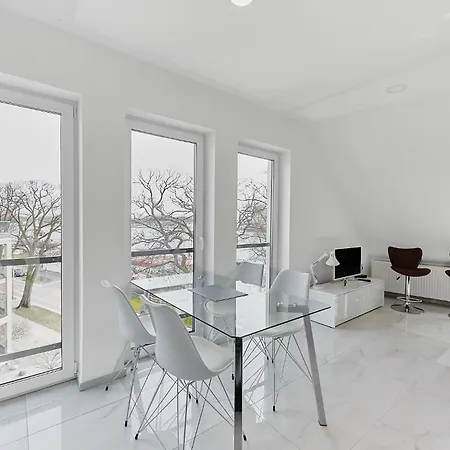 - Nowa Flotylla Apartment